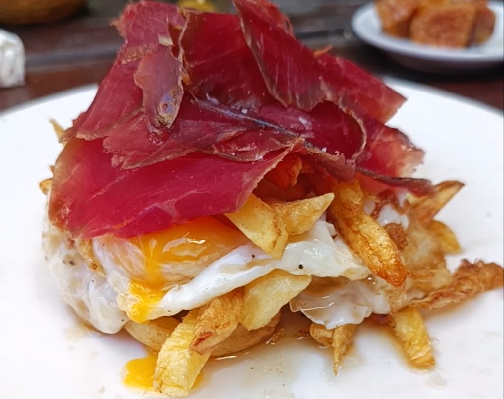 huevos-estrellados-bodega-massana